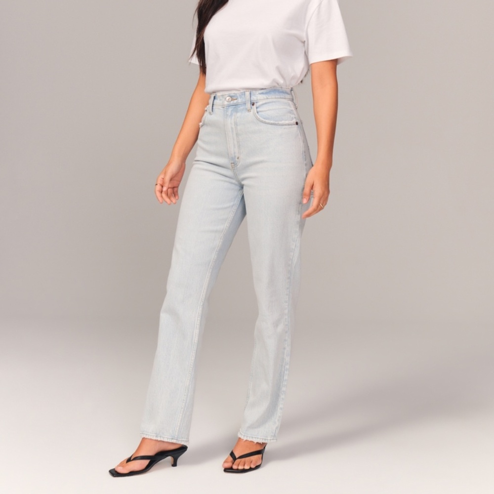 Abercrombie Curve Love Ultra High Rise 90s Straight Carpenter Jean